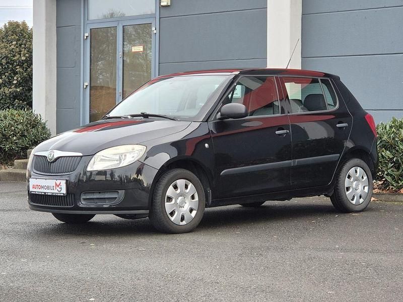 Schwarz Gebraucht 2010 Skoda Fabia Classic Limousine | 3.350 € (Fairer Preis) - Bild 1/4