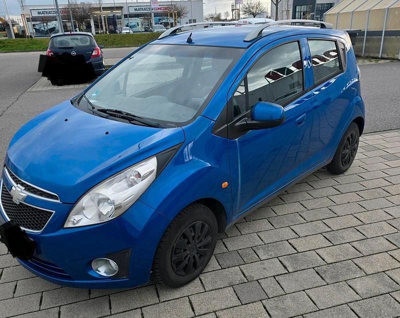 Second-hand Chevrolet Spark 82 CP (60 kW) 2011 Albastru Hatchback