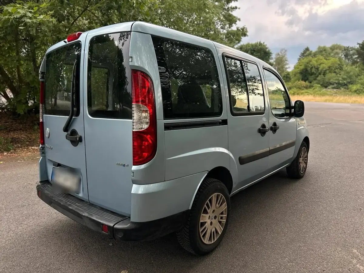 Gebraucht Fiat Doblò 105 PS (77 kW) 2007 Blau Van / Kleinbus