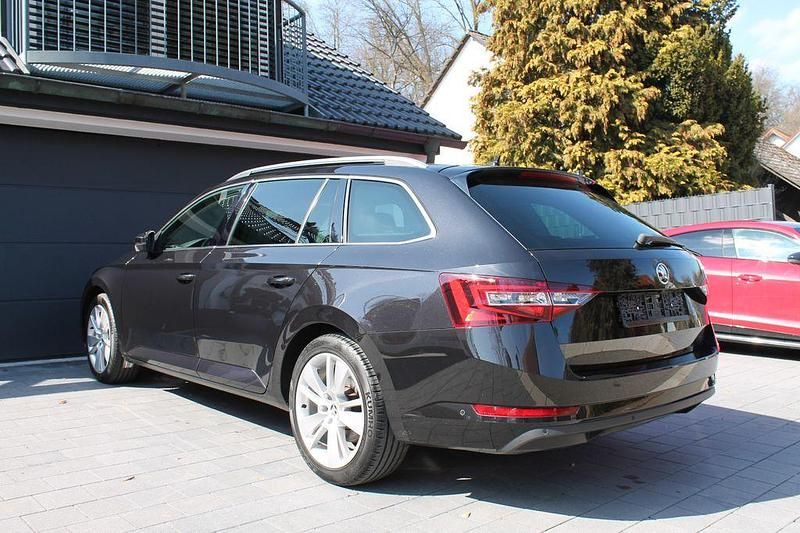 Gebraucht Skoda Superb Style 150 PS (110 kW) 2015 Schwarz Kombi