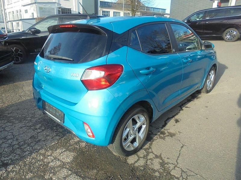 Gebraucht Hyundai i10 Edition 30 67 PS (49 kW) 2022 Blau Kleinwagen