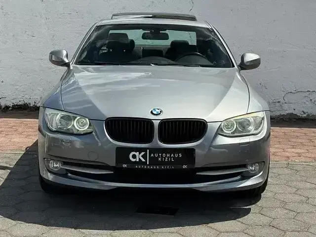 Gebraucht BMW 320 Comfort Edition 170 PS (125 kW) 2010 Andere Coupé