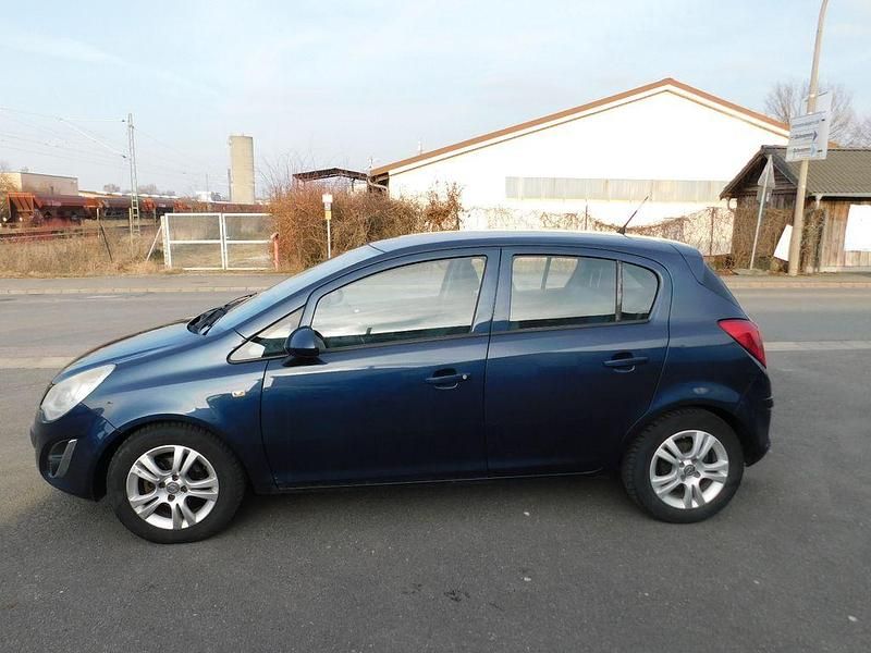 Second-hand Opel Corsa 86 CP (63 kW) 2012 Albastru Hatchback