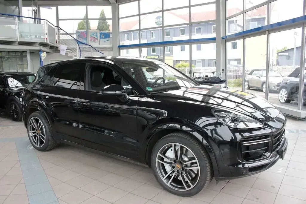 Gebraucht Porsche Cayenne Turbo 549 PS (403 kW) 2018 Tiefschwarzmetallic SUV