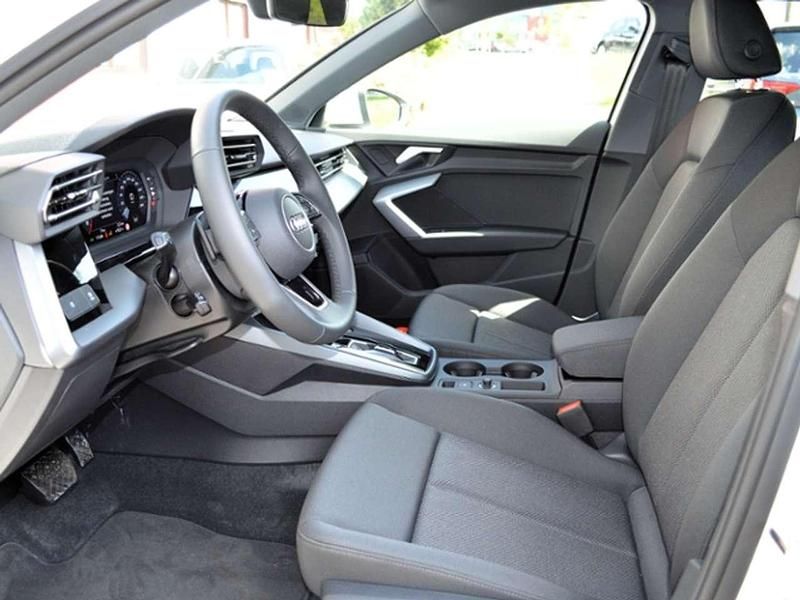 Gebraucht Audi A3 150 PS (110 kW) 2025 Arkonaweiß Limousine