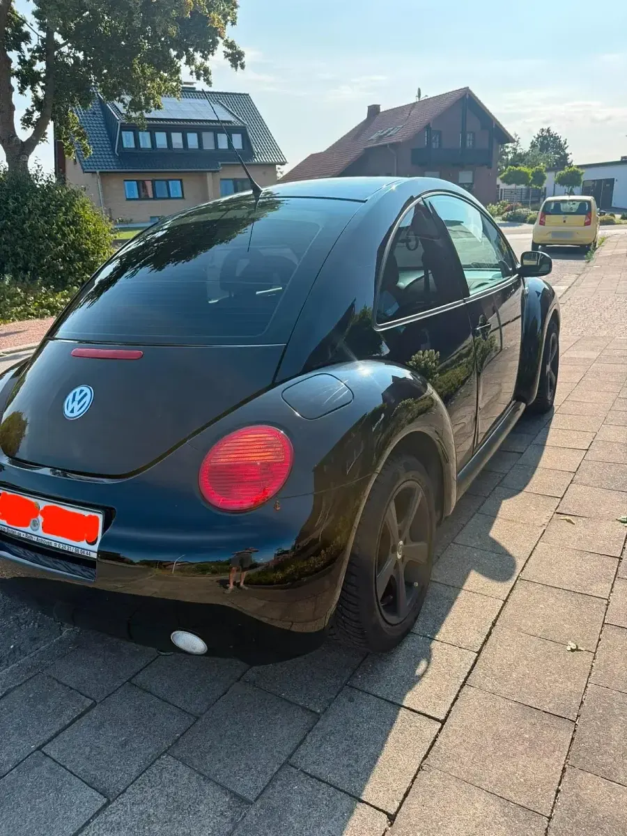 Gebraucht VW New Beetle 71 PS (52 kW) 2002 Schwarz Kleinwagen