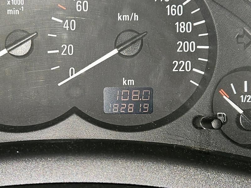Second-hand Opel Corsa 74 CP (54 kW) 2002 Hatchback