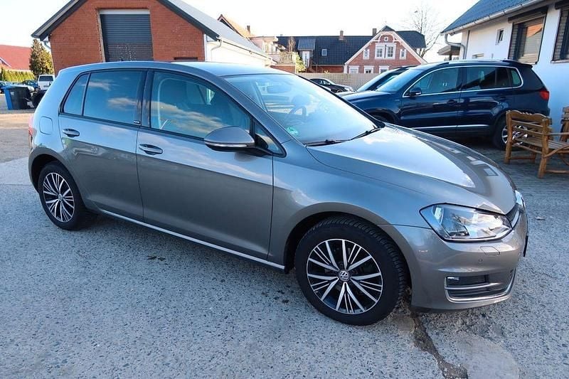 Gebraucht VW Golf VII Allstar 125 PS (91 kW) 2016 Grau Limousine