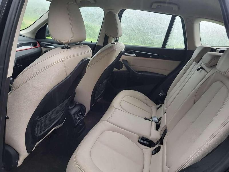 Gebraucht BMW X1 Sport Line 190 PS (139 kW) 2016 Black sapphire metallic SUV