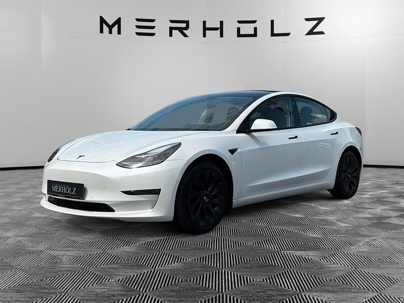 Weiß Gebraucht 2021 Tesla Model 3 Long Range AWD Limousine | 24.490 € (Fairer Preis) - Bild 1/4