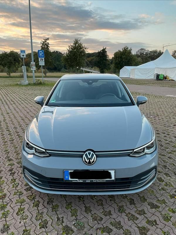 Grau Gebraucht 2020 VW Golf VIII Kleinwagen | 20.000 € (Guter Preis) - Bild 1/4