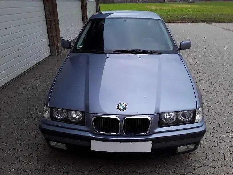 Gebraucht BMW 318 116 PS (85 kW) 1997 Blau Limousine