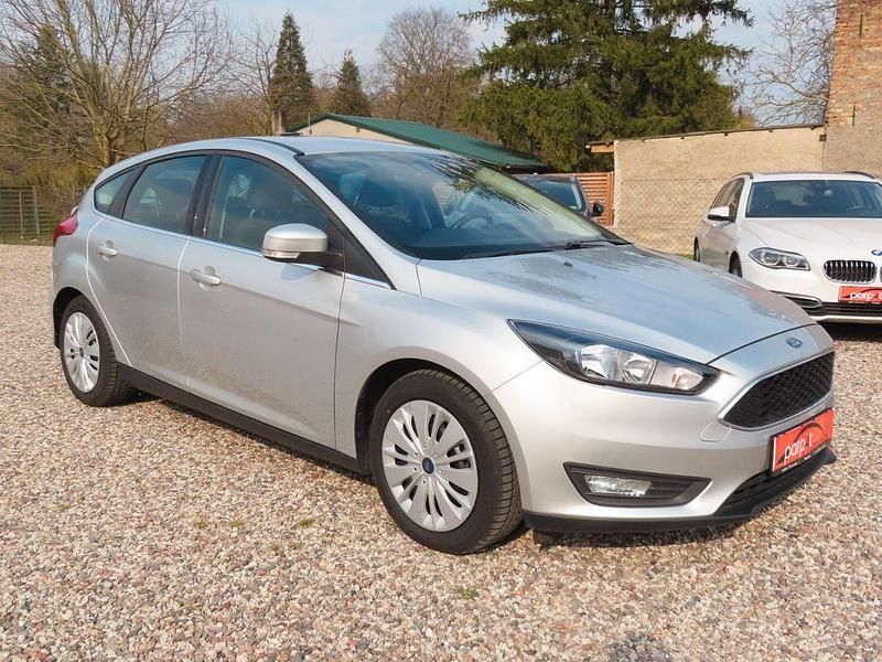 Używany Ford Focus Titanium 101 KM (74 kW) 2015 Srebrny Sedan/Limuzyna
