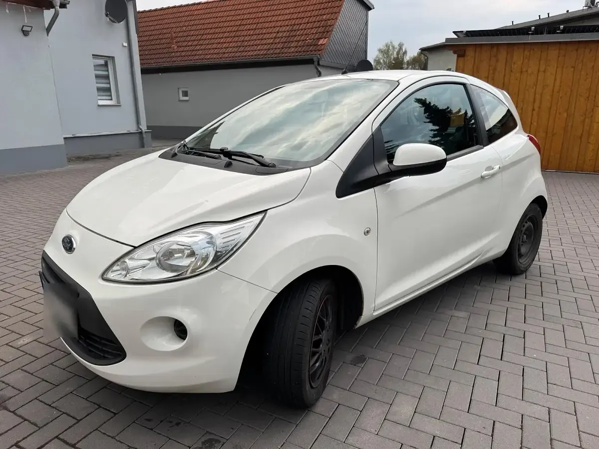 Gebraucht Ford Ka 69 PS (50 kW) 2014 Weiß Kleinwagen