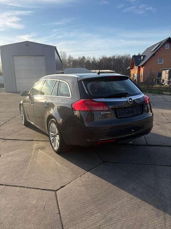 Gebraucht Opel Insignia Innovation 160 PS (117 kW) 2012 Grau Kombi