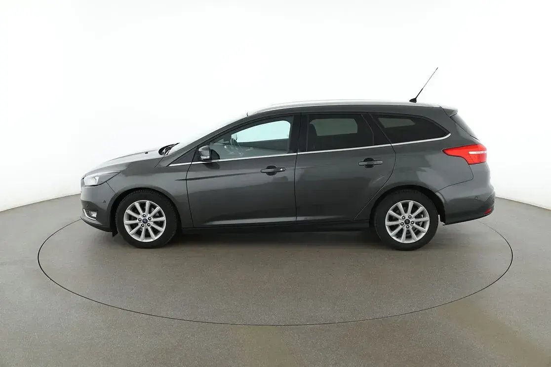 Gebraucht Ford Focus Titanium 125 PS (91 kW) 2016 Grau Kombi