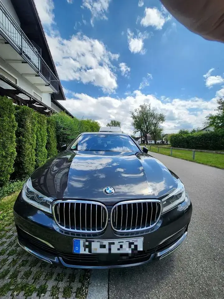 Gebraucht BMW 750 M Sport 400 PS (294 kW) 2017 Limousine
