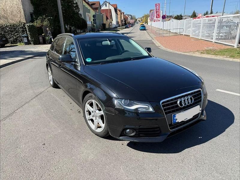 Gebraucht Audi A4 Ambiente 160 PS (117 kW) 2012 Schwarz Kombi