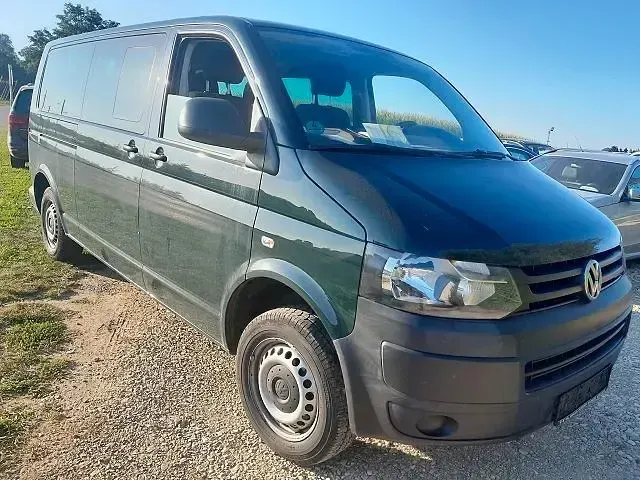 Second-hand VW Transporter 140 CP (102 kW) 2013 Verde Van