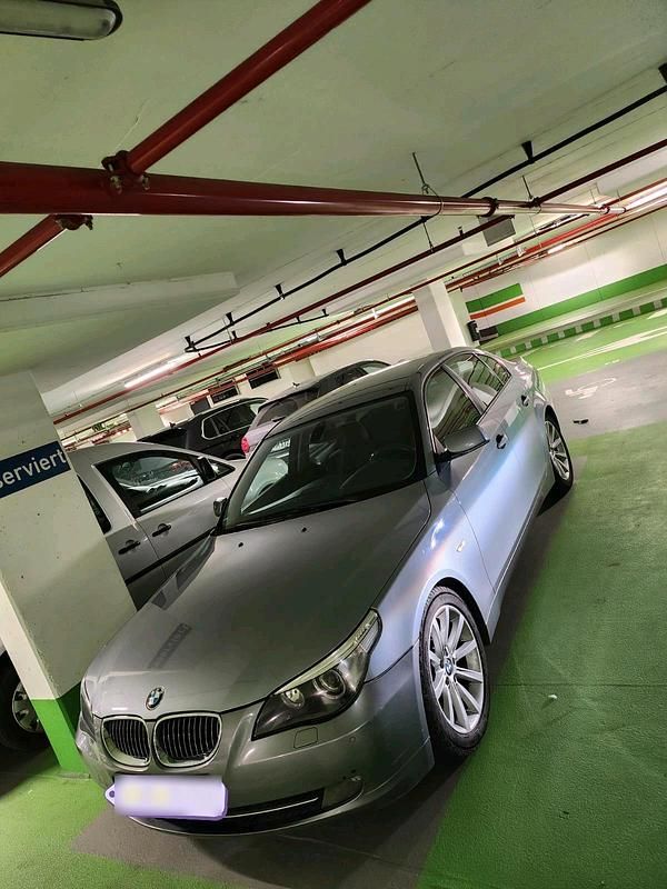 Gebraucht BMW 530 231 PS (169 kW) 2003 Grau Limousine