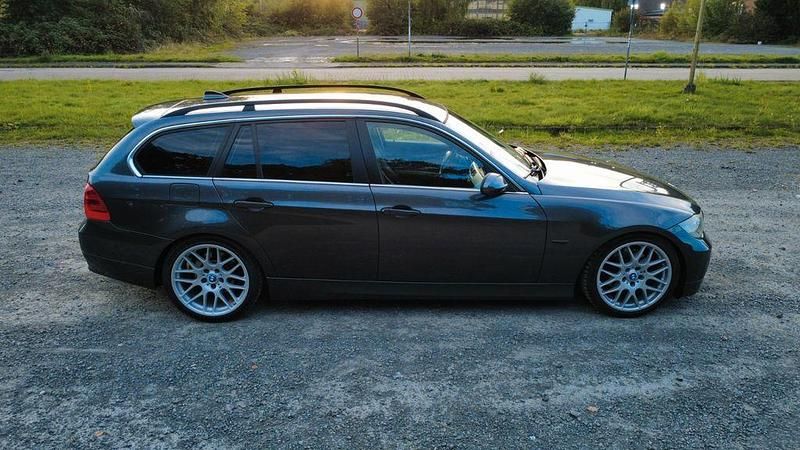 Gebraucht BMW 325 Performance 218 PS (160 kW) 2008 Grau Limousine
