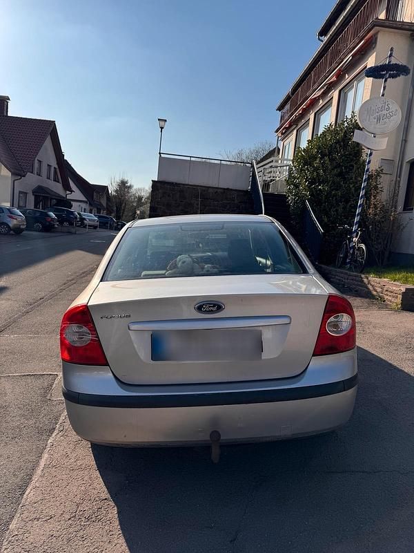 Gebraucht Ford Focus 104 PS (76 kW) 2006 Grau Limousine