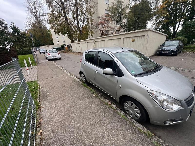 Grau Gebraucht 2009 Opel Agila Edition Kleinwagen | 5.100 € (Fairer Preis) - Bild 1/4