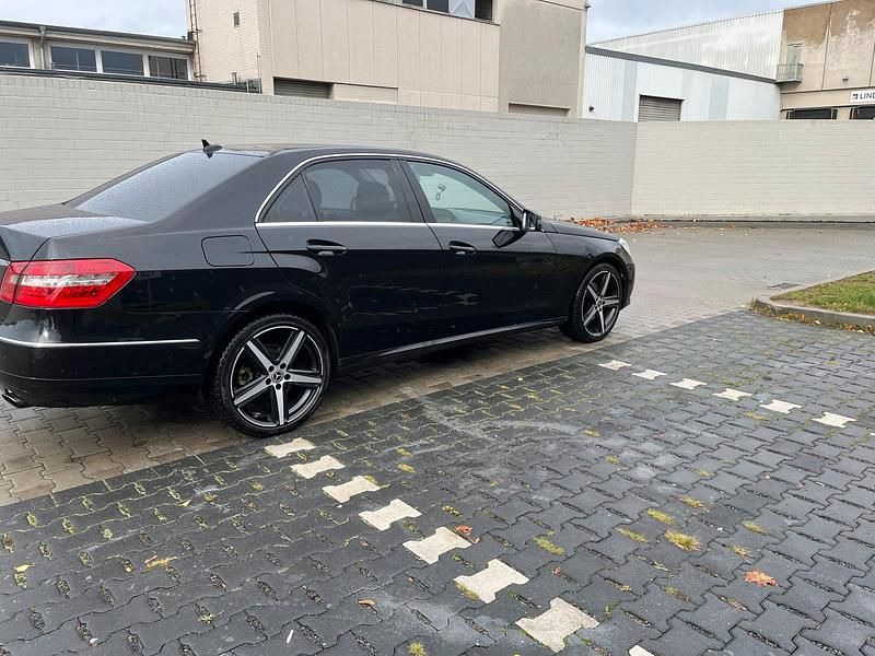 Gebraucht Mercedes 350 2010 Schwarz Limousine
