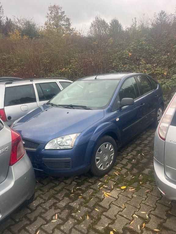 Gebraucht 2005 Ford Focus Trend Limousine | 3.350 € (Fairer Preis) - Bild 1/4