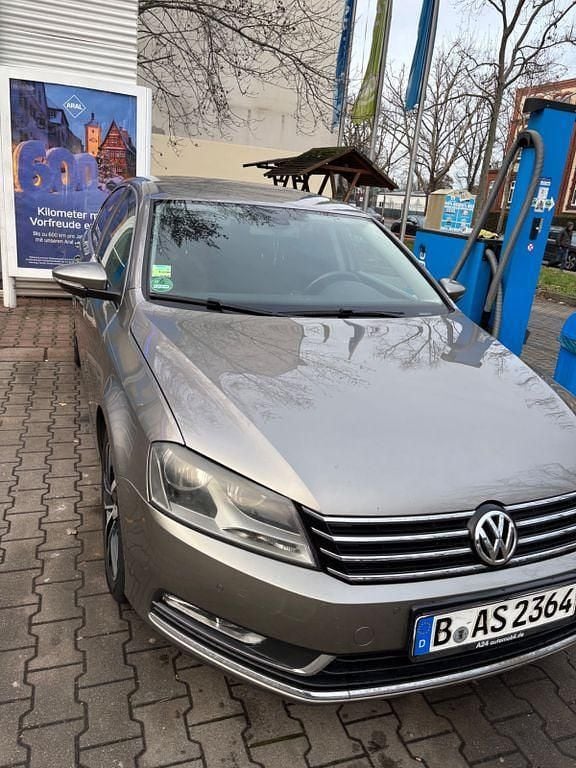 Gebraucht VW Passat Comfortline 160 PS (117 kW) 2012 Braun Limousine