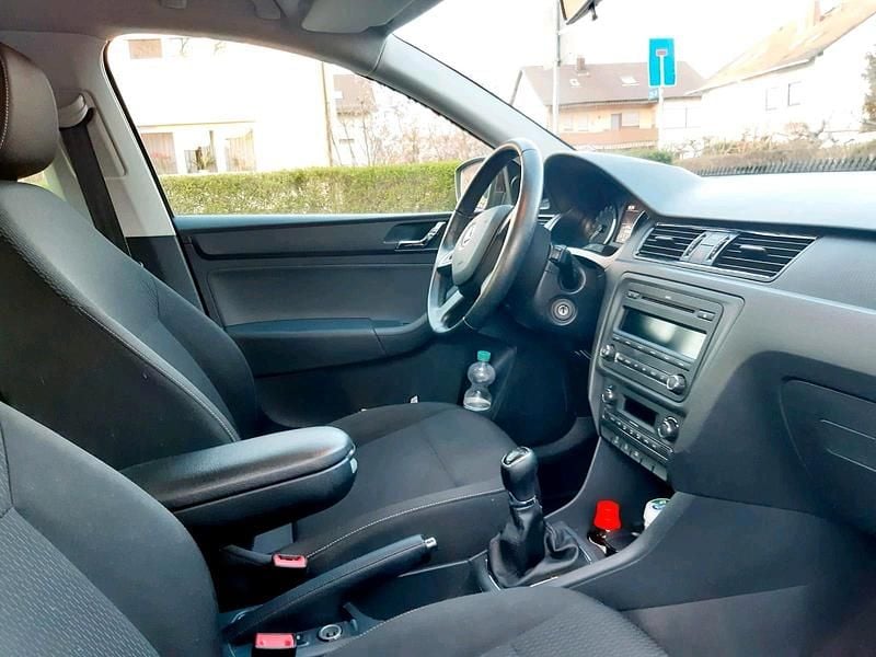 Gebraucht Skoda Rapid 105 PS (77 kW) 2013 Rot Kleinwagen