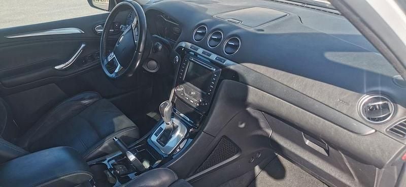 Gebraucht Ford S-MAX Titanium 200 PS (147 kW) 2012 Weiß Van / Kleinbus