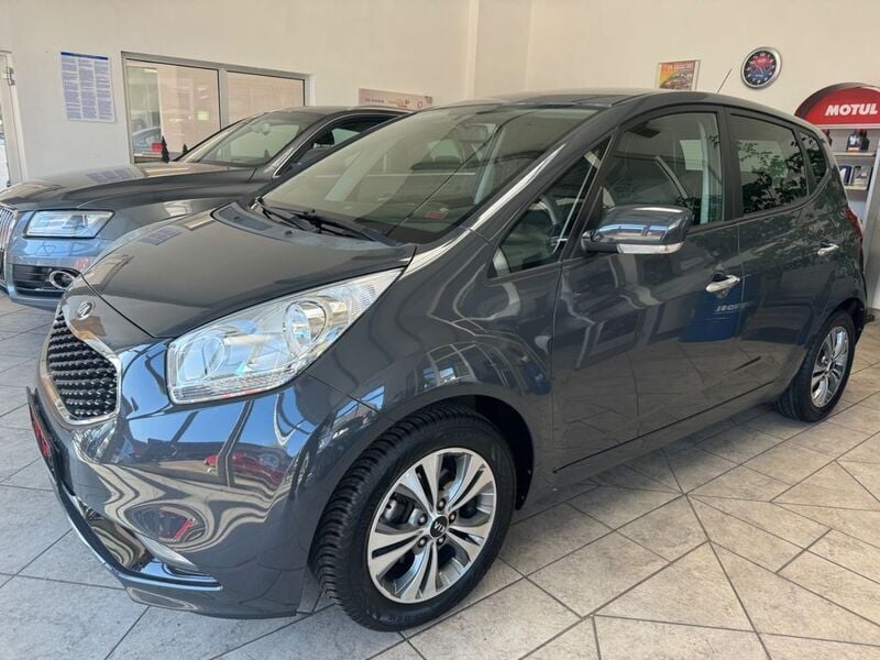 Grau Gebraucht 2019 Kia Venga DREAM-TEAM Edition Kleinwagen | 11.690 € (Fairer Preis) - Bild 1/4