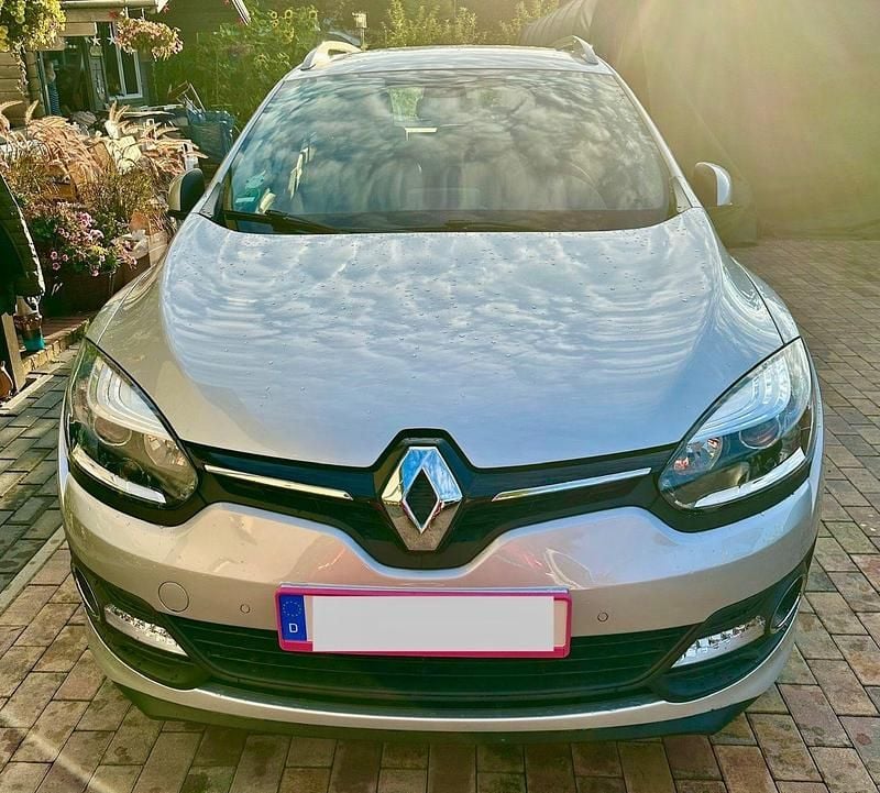 Silber Gebraucht 2014 Renault Mégane GrandTour Initiale Paris Kombi | 6.600 € (Guter Preis) - Bild 1/4