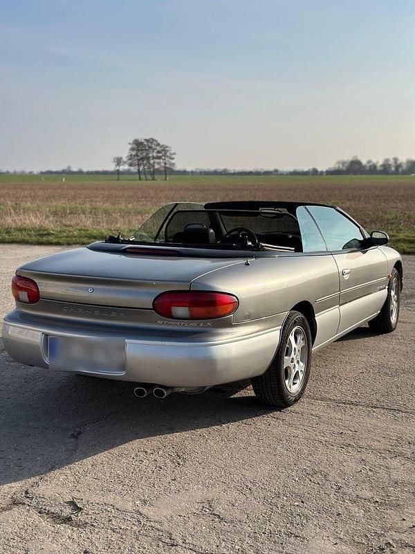 Gebraucht Chrysler Stratus 163 PS (119 kW) 1999 Silber Limousine