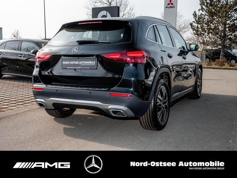 Gebraucht Mercedes GLA200 Progressive 150 PS (110 kW) 2025 Metalliclack kosmosschwarz SUV