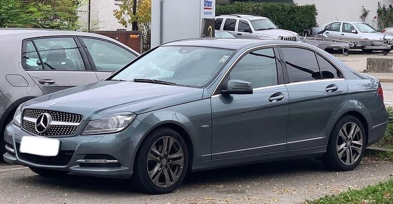 Gebraucht Mercedes C220 170 PS (125 kW) 2011 Grau Limousine