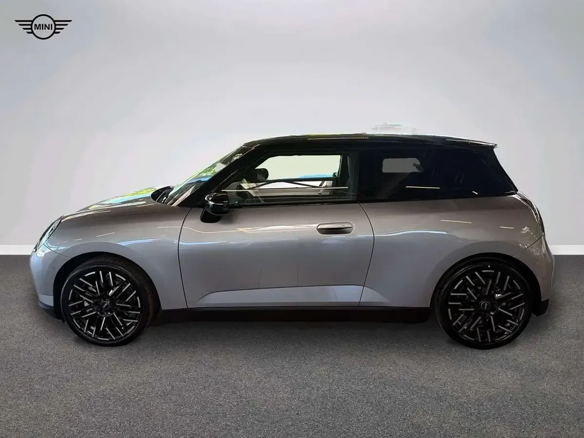 Gebraucht Mini Cooper Favoured 135 kW (184 PS) 2025 Grau Kleinwagen