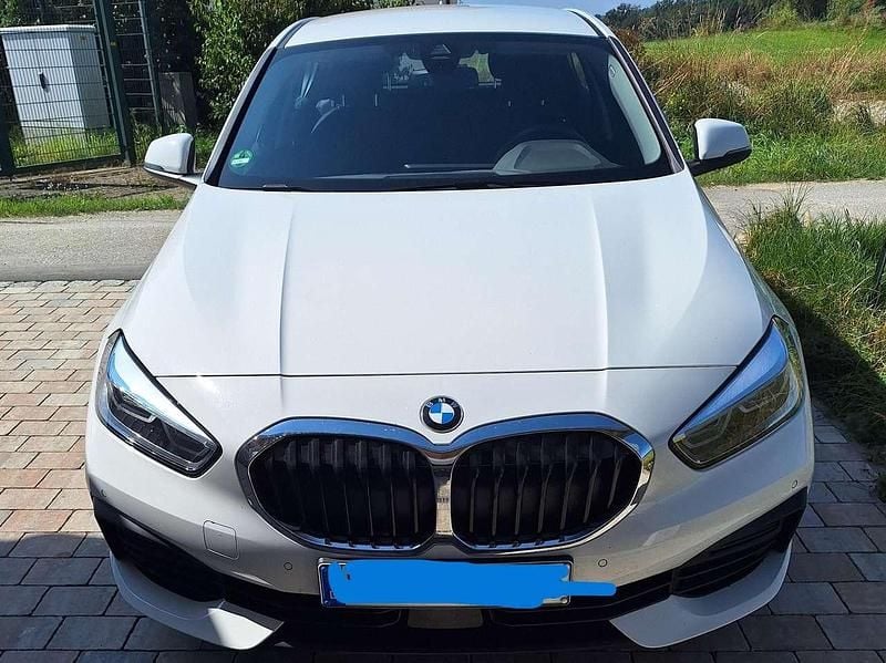 Gebraucht BMW 118 Advantage 150 PS (110 kW) 2022 Weiß Kleinwagen