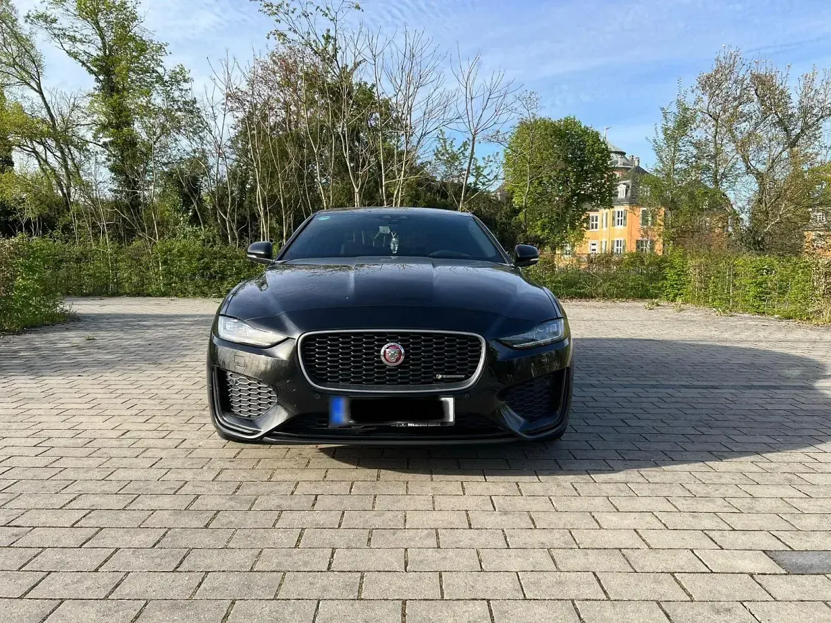 Gebraucht Jaguar XE R-Dynamic 179 PS (131 kW) 2019 Schwarz Limousine