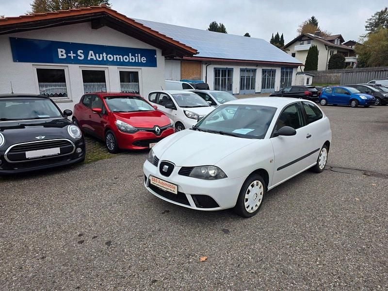 Weiß Gebraucht 2008 Seat Ibiza Reference Kleinwagen | 1.999 € (Etwas zu teuer) - Bild 1/3