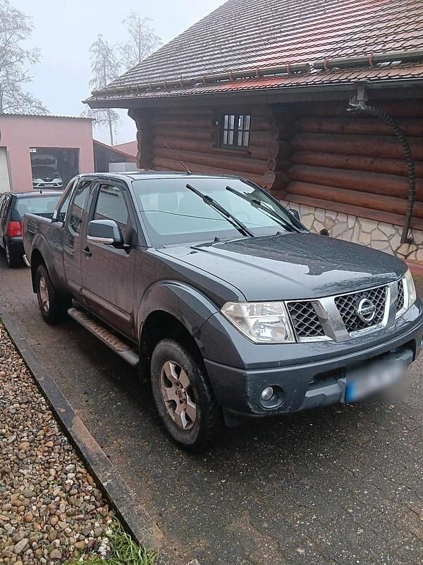 Andere farben Gebraucht 2009 Nissan Navara Abholung | 6.850 € (Fairer Preis) - Bild 1/4