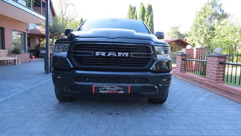 Gebraucht Dodge Ram 401 PS (294 kW) 2020 Grau Pickup