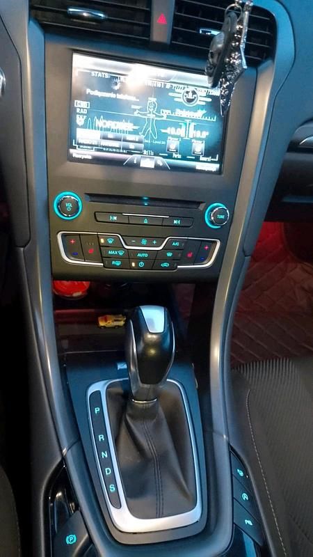 Rot Gebraucht 2016 Ford Mondeo Limousine | 15.200 € (Teuer) - Bild 1/4