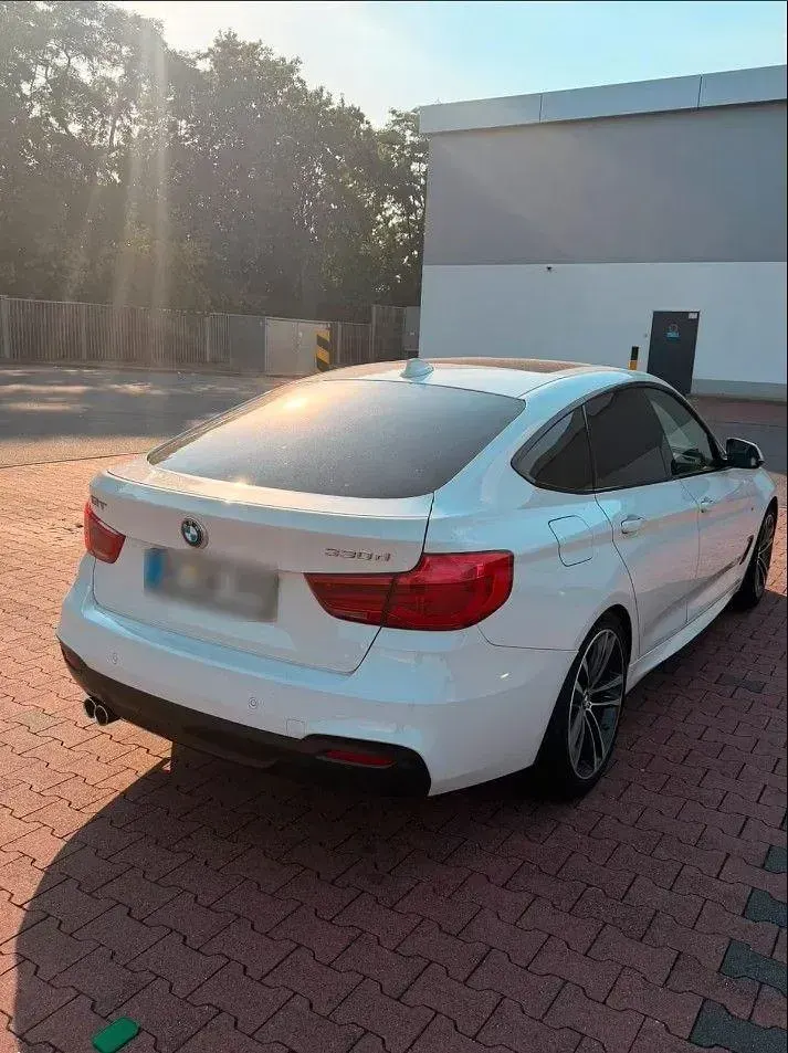 Gebraucht BMW 330 M Sport 258 PS (189 kW) 2018 Weiß Limousine