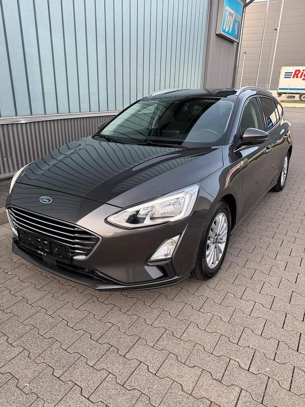 Gebraucht Ford Focus 125 PS (91 kW) 2019 Grau Kombi