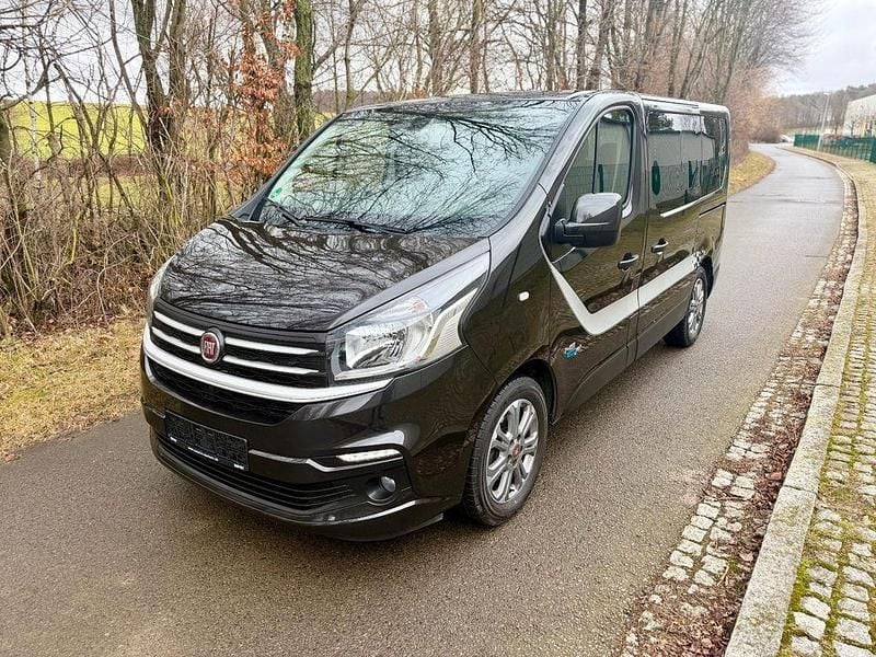 Gebraucht Fiat Talento Family 145 PS (106 kW) 2017 Schwarz Van / Kleinbus