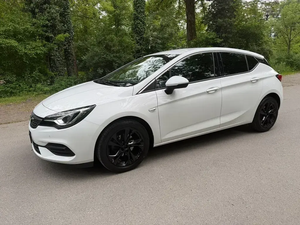 Usata Opel Astra Elegance 131 CV (96 kW) 2020 Bianco Berlina