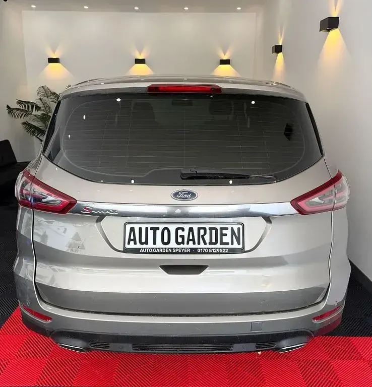 Gebraucht Ford S-MAX Titanium 179 PS (131 kW) 2016 Grau Van / Kleinbus