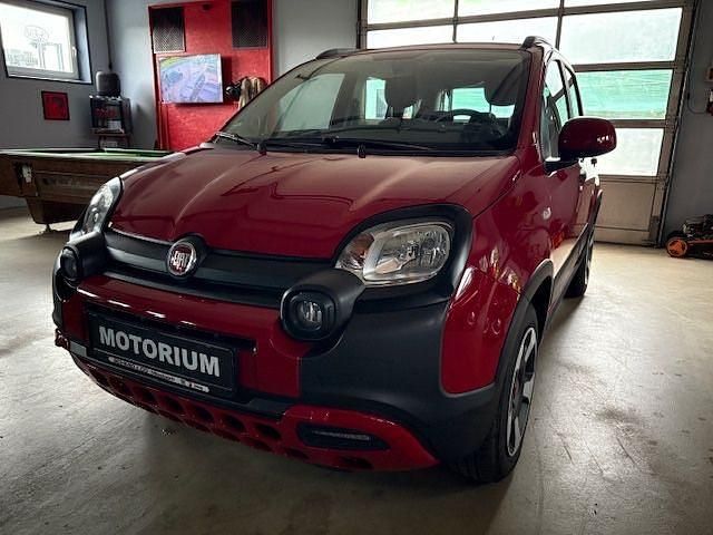 Rot Gebraucht 2023 Fiat Panda Red Kleinwagen | 13.990 € (Etwas zu teuer) - Bild 1/4